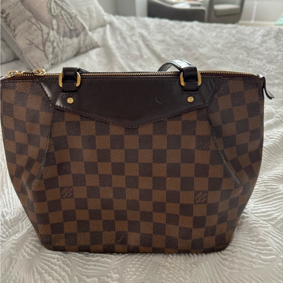 Louis Vuitton Paris Handbag Original - Picture 4 of 4